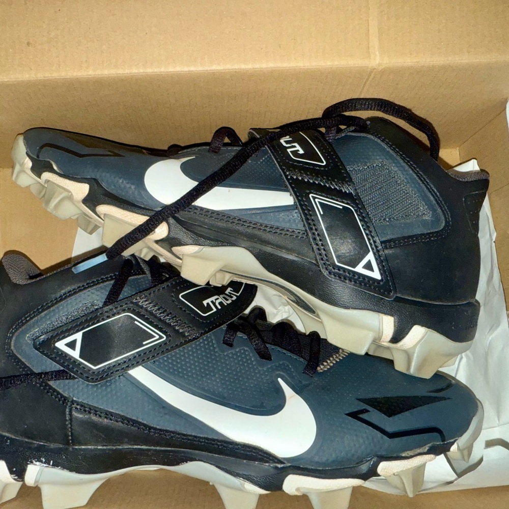 Nike Black and White Athletic Shoes sports performance   In box see photos